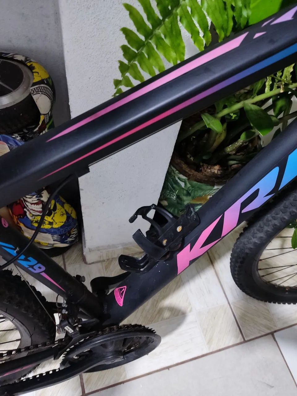 Bicicleta aro 29 KRW - Preto e Rosa - Foto 3