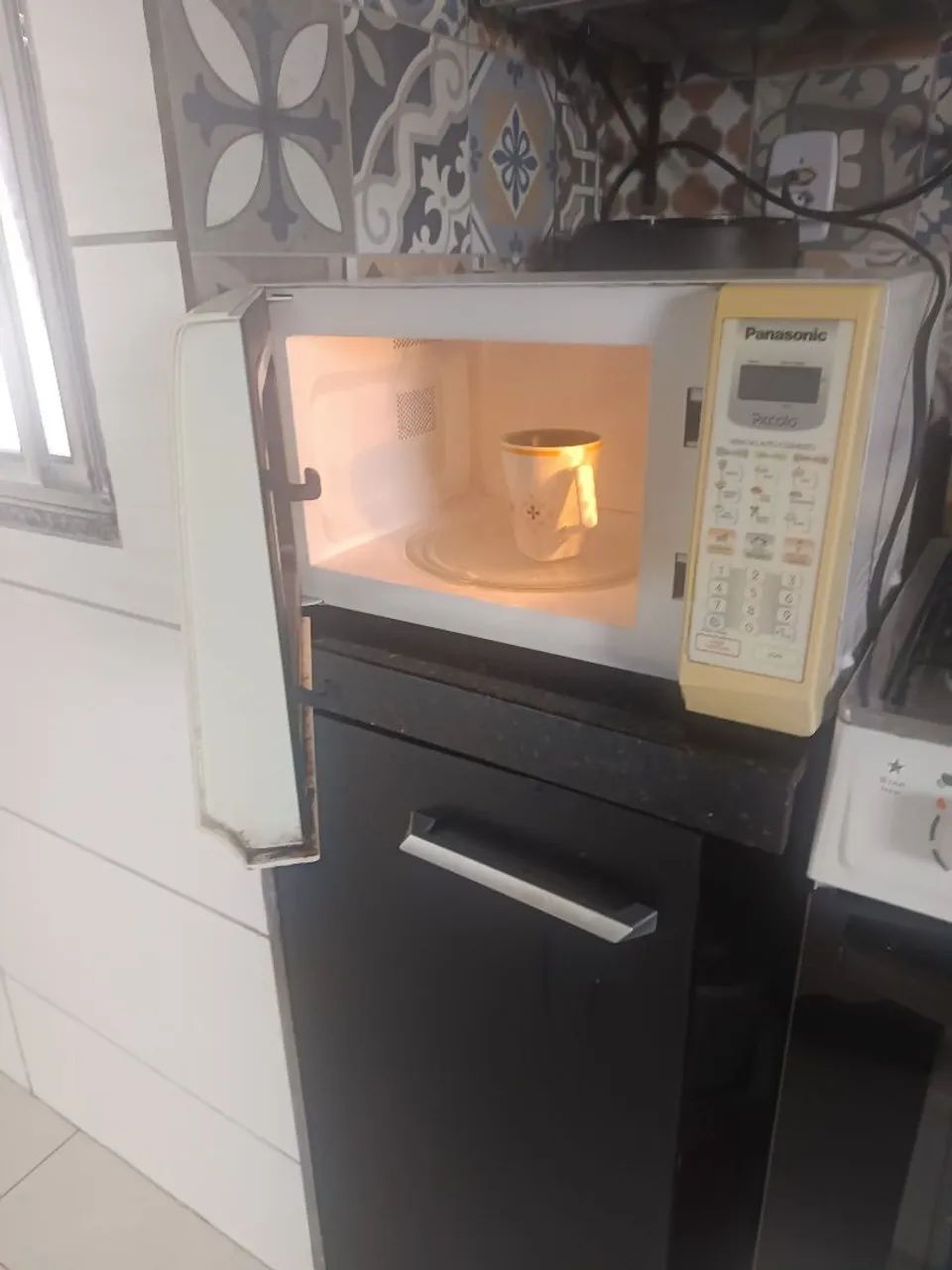 Microondas Panasonic, 21 litros 