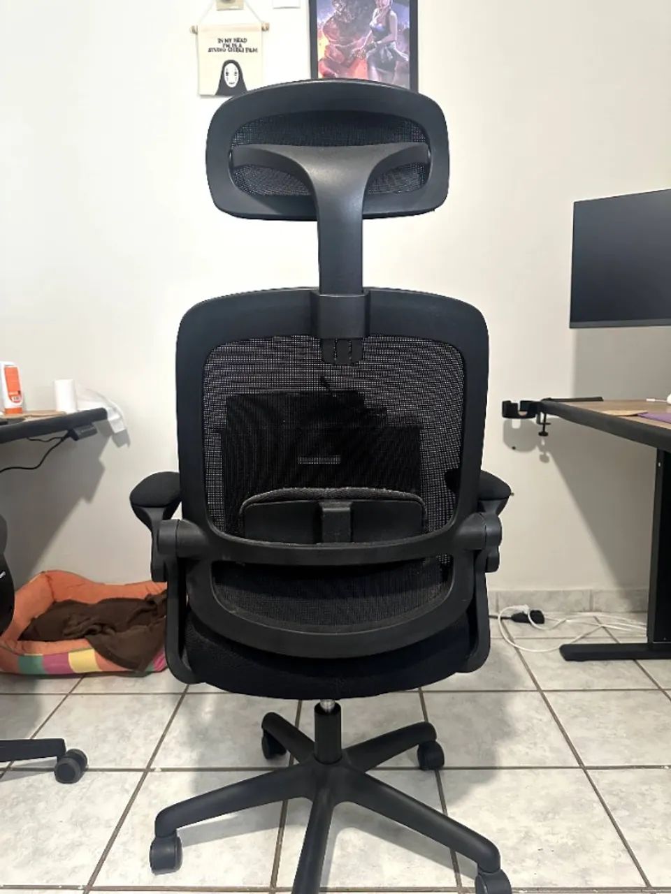 Cadeira De Escritorio Ergonômica Preta Elements Astra - Foto 2