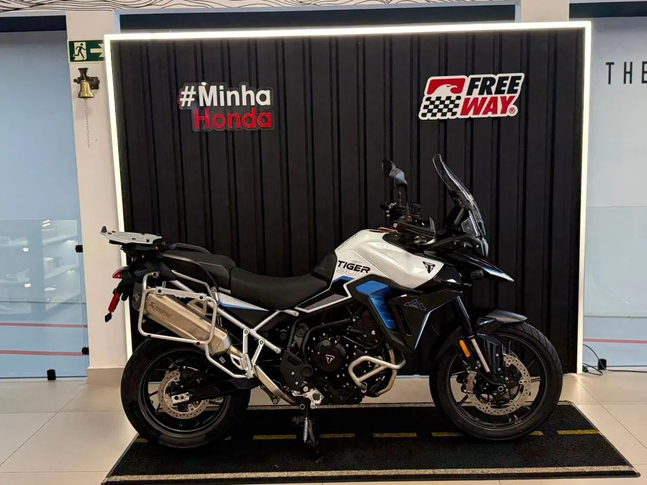 Triumph Tiger 900 900 cc 