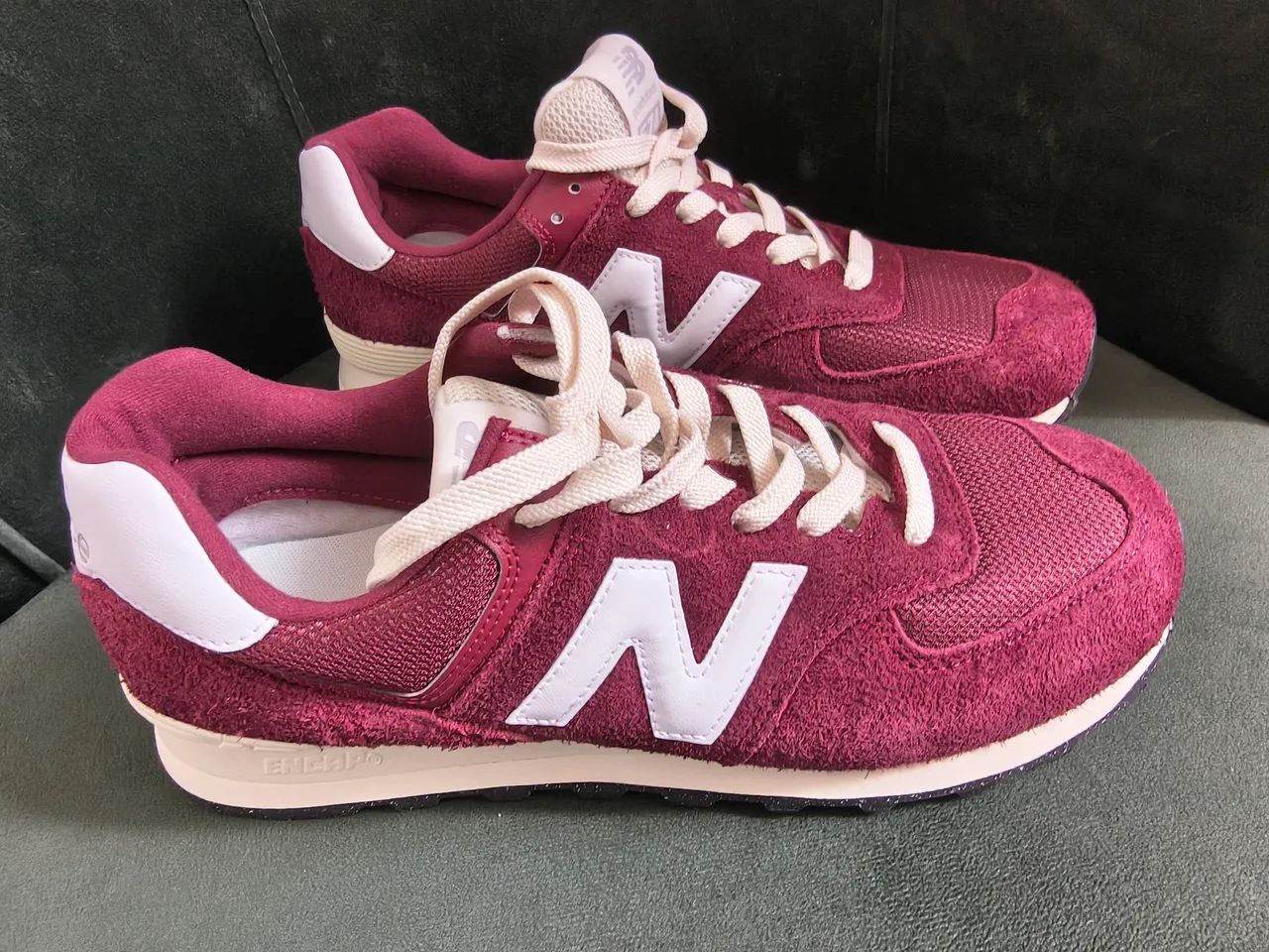 Vendo Tênis New Balance 574 (Vinho) ORIGINAL  - Foto 2
