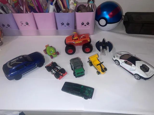 Carrinhos hotweels, Monster Jam e outros