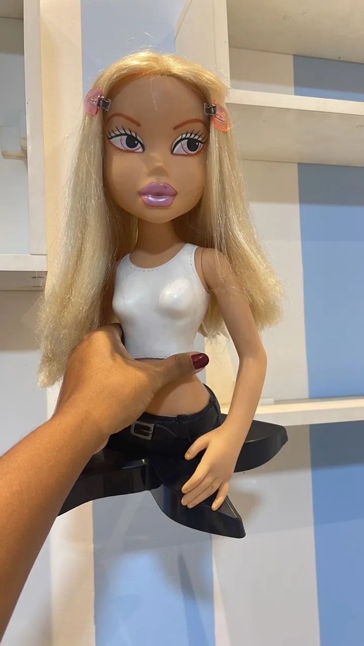 Busto Bratz 