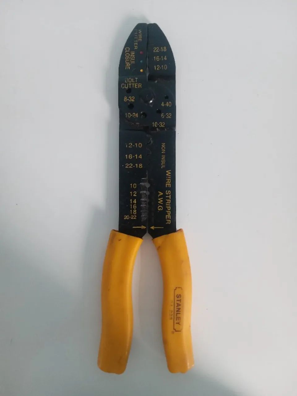 Alicate Multiuso Stanley Modelo 84-223