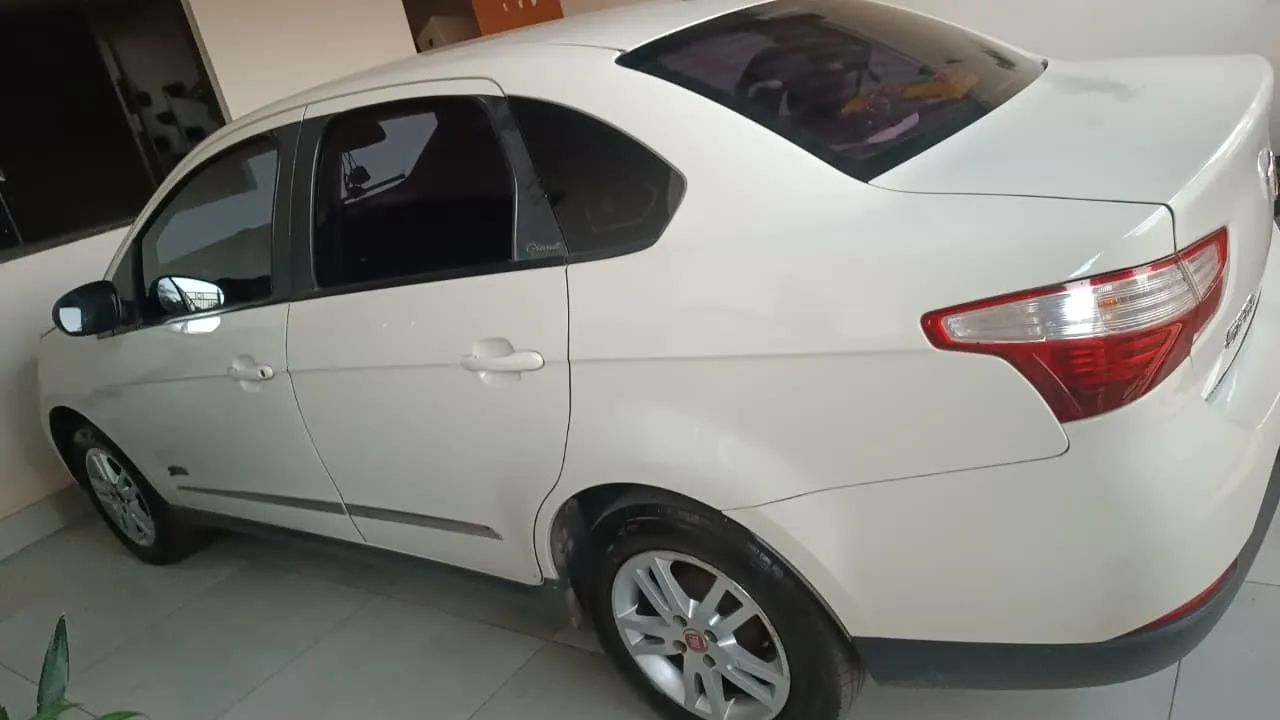 Fiat Grand Siena GRAND SIENA ESSENCE DUAL. 1.6 FLEX 16V 2014