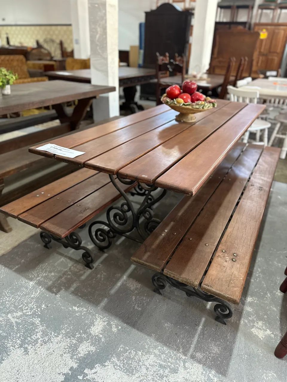 Mesa com 2 bancos - pés de ferro  - Foto 4