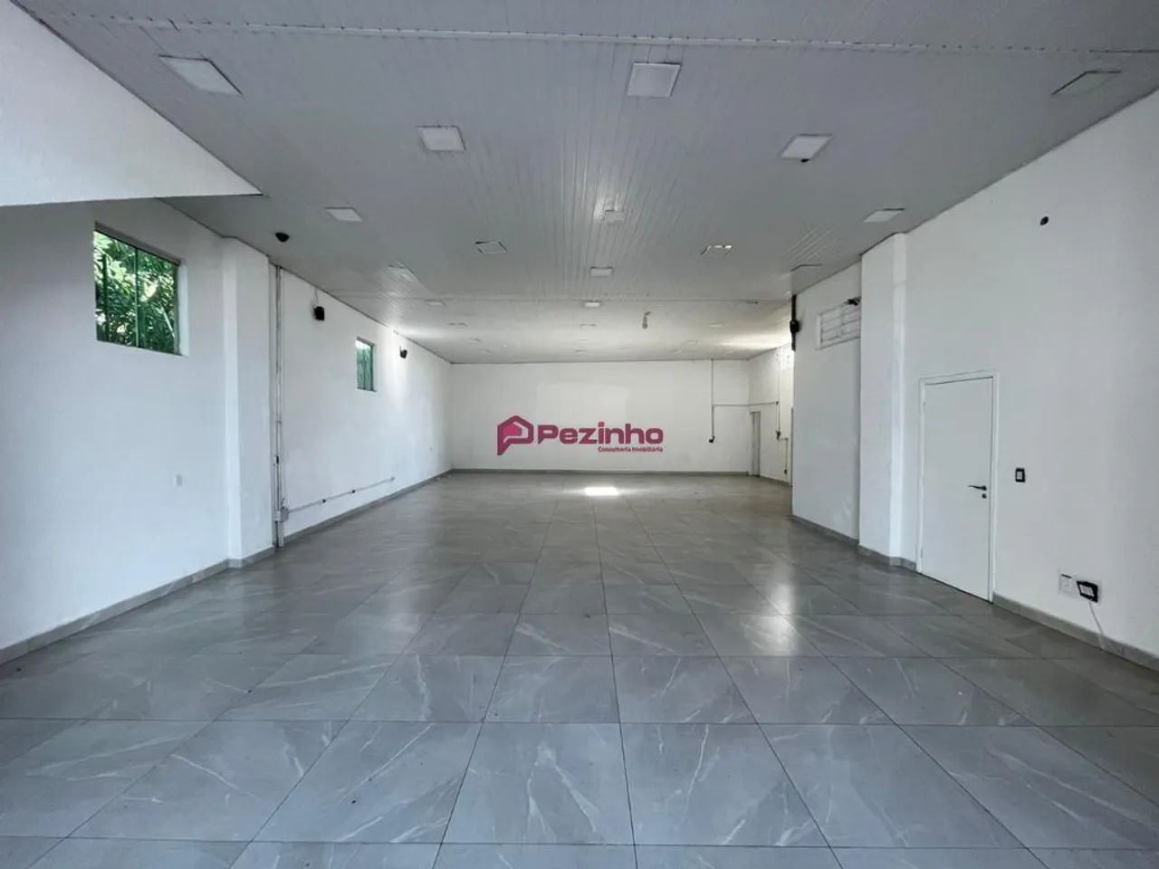 Barracão para alugar em Limeira, Jardim Maria Bruschi Modeneis, com 350 m² - Foto 4