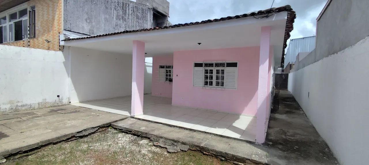 CASA À VENDA NO ANTARES 