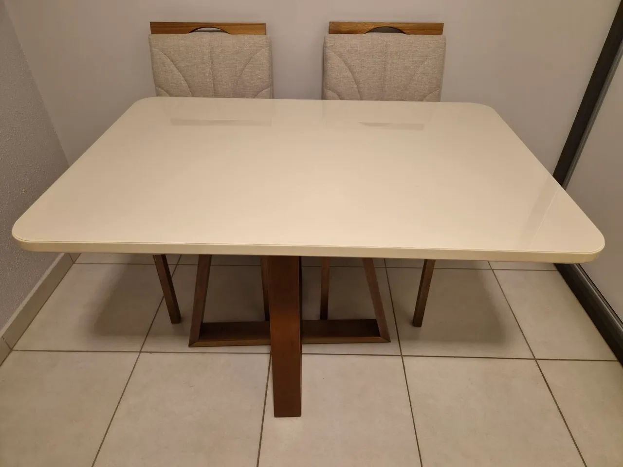 Mesa com 4 cadeiras  - Foto 4