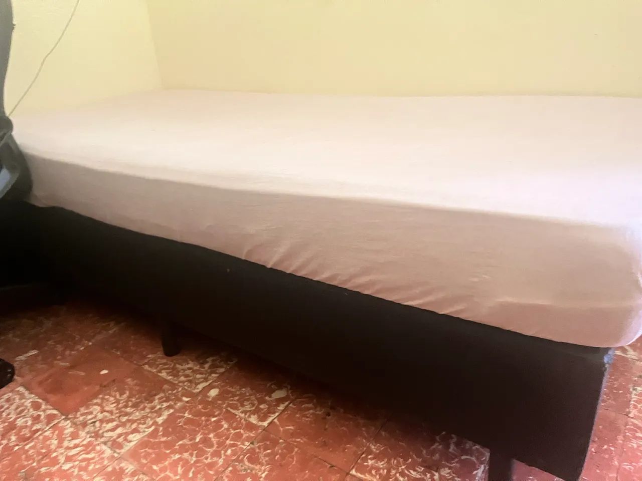 Vendo Cama de Solteiro - Foto 3
