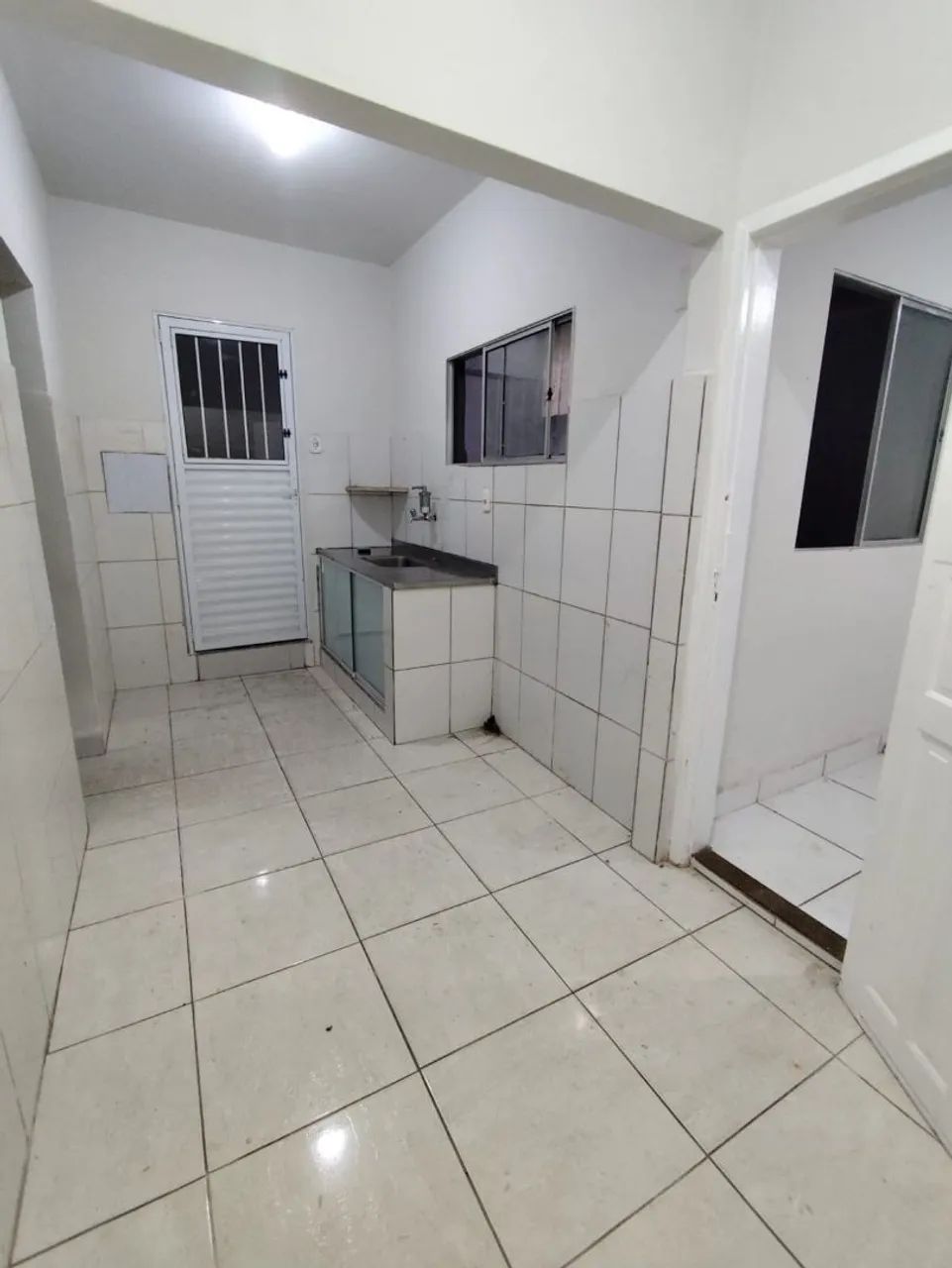 Aluguel casa baixa Ibes * - Foto 4