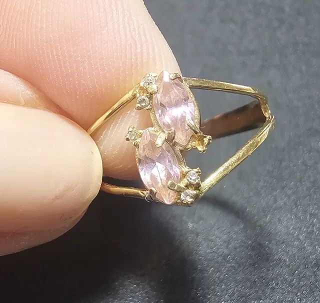 Anel de ouro com pedras rosa - Foto 4