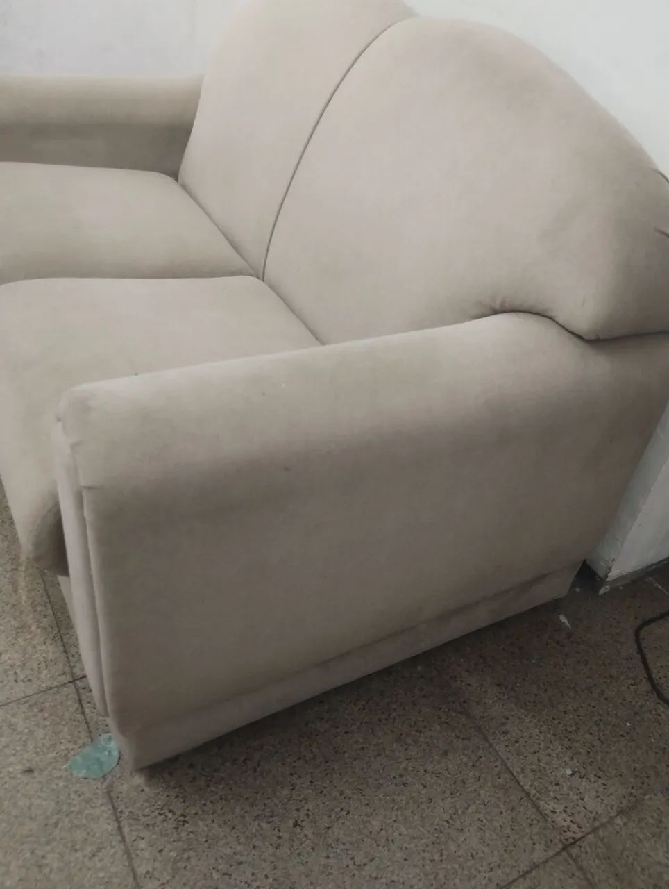 Sofá dois lugares bege - Foto 2