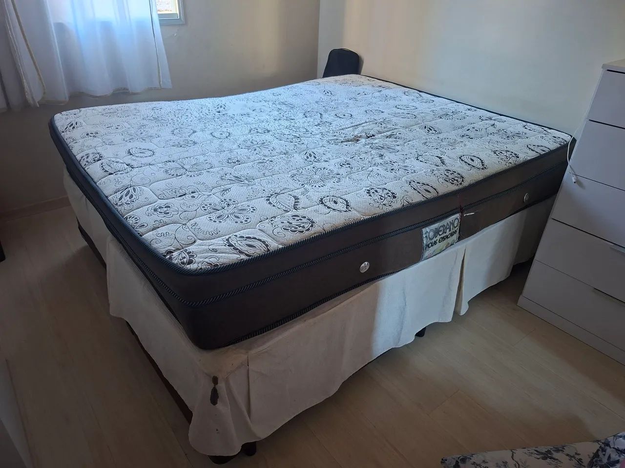 Cama QUEEN BOX BAU