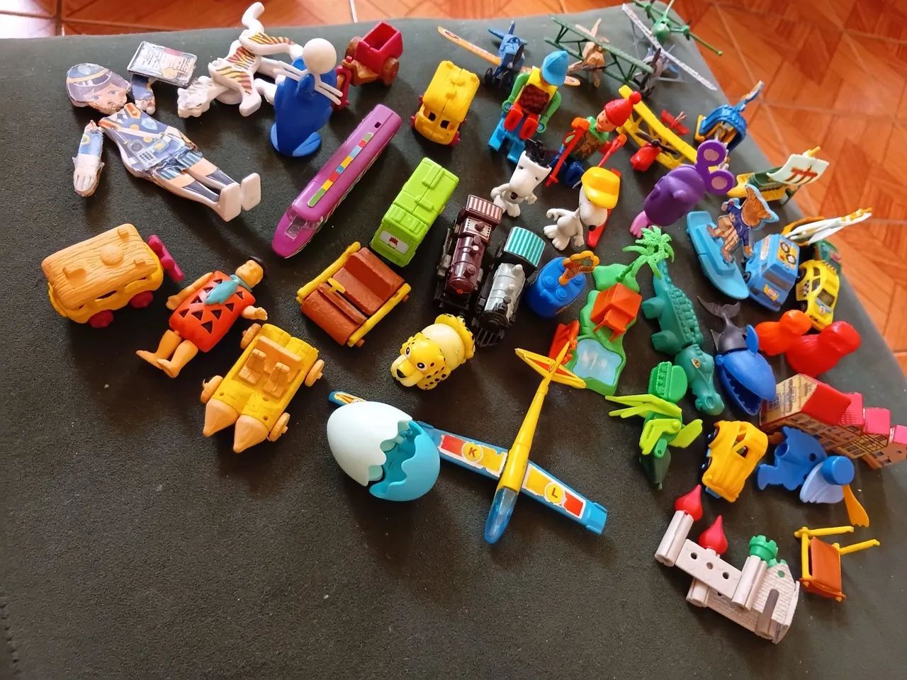 Mini brinquedos antigos kinder ovo - Foto 2
