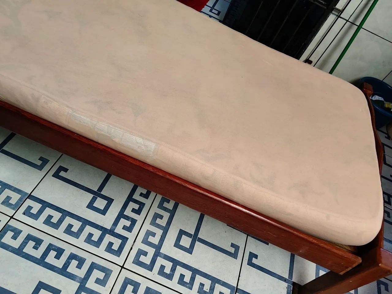 Cama De madeira de Solteiro e Colchão  - Foto 3
