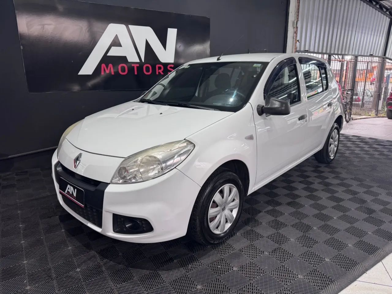 Renault Sandero AUTHENTIQUE HI-FLEX 1.0 16V 5P 2013