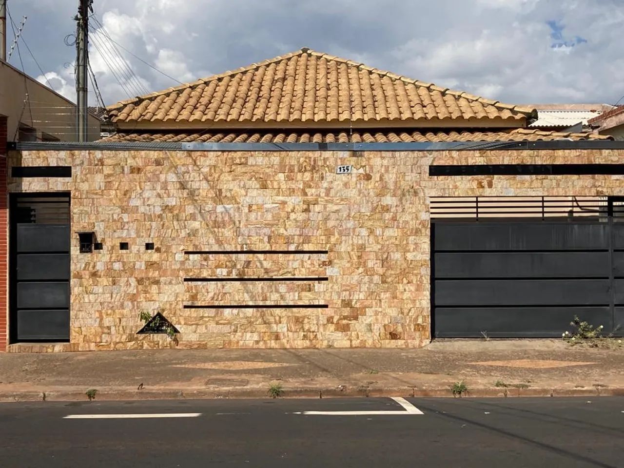 Quitinete mobiliada 2 quartos em ótima localização 