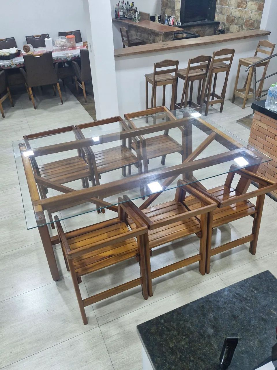 Mesa de madeira maciça 