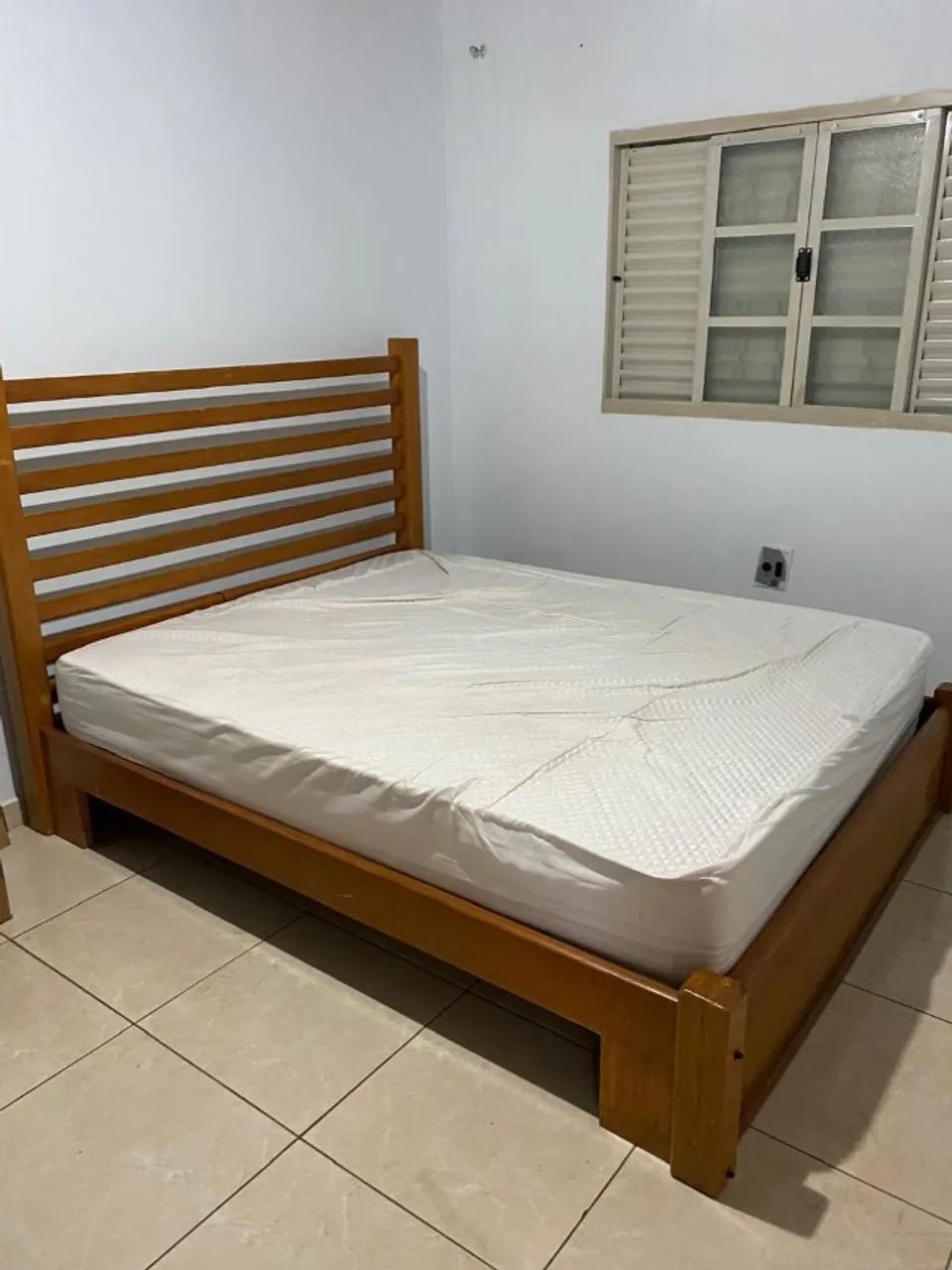 Cama de casa de madeira maciça
