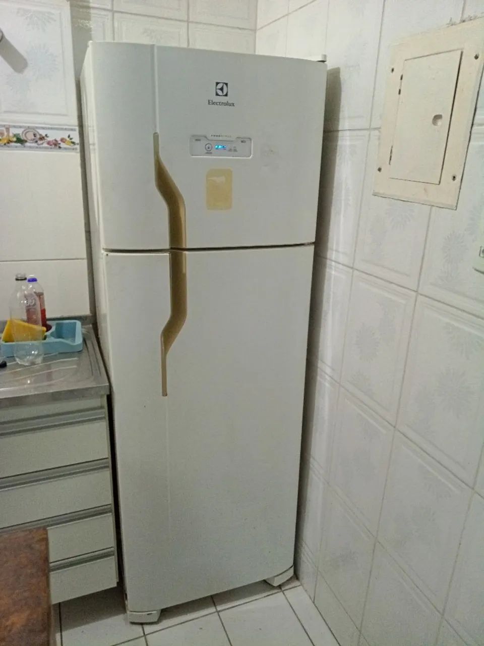 Geladeira Eletrolux sem defeito 