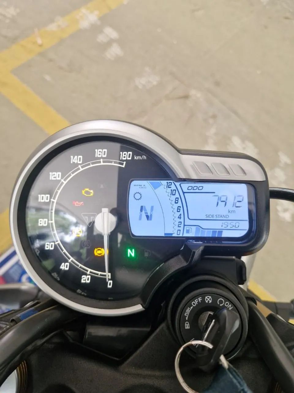 Triumph speed 400 - Foto 5