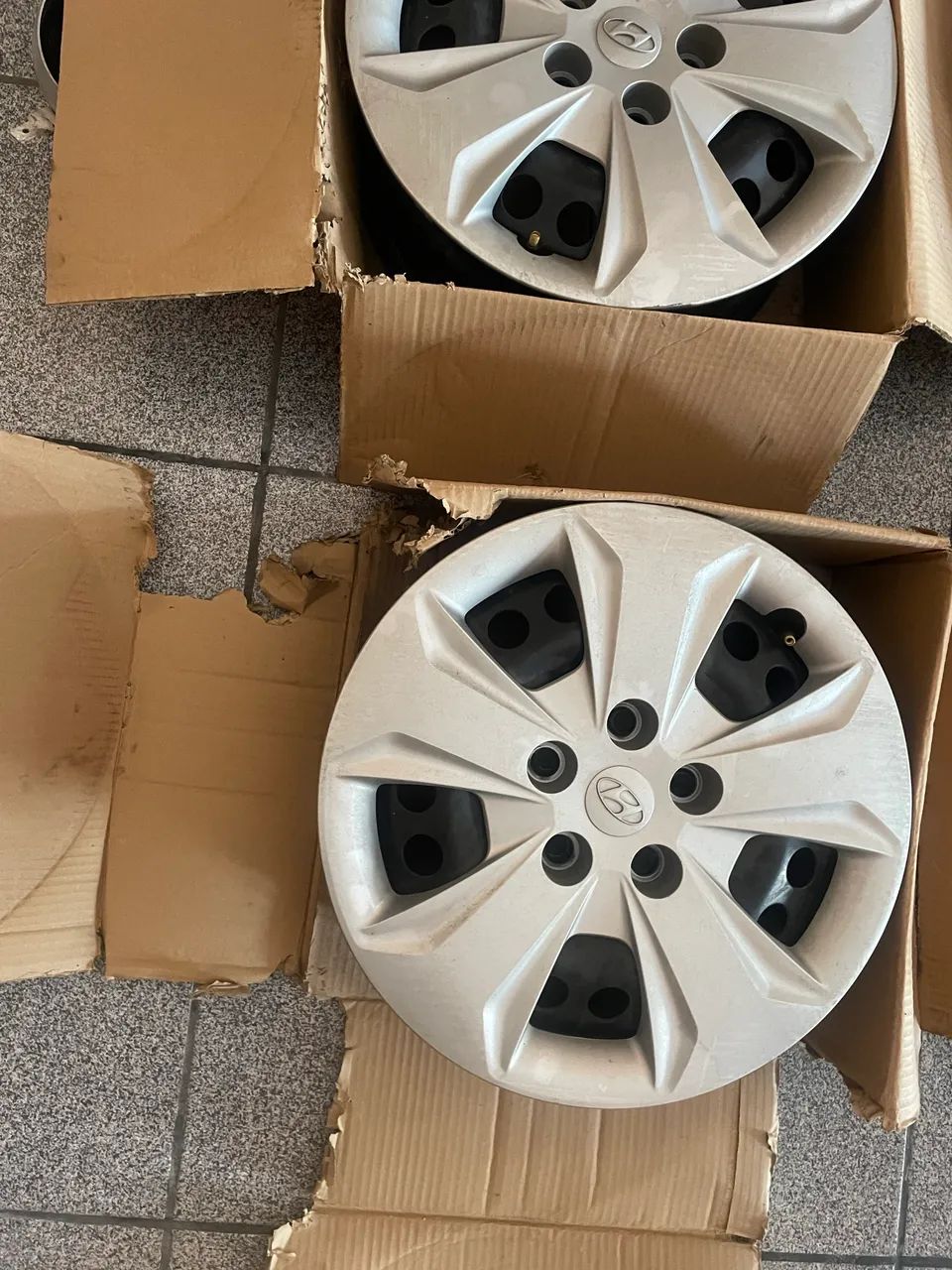 Jogo de Rodas com calotas Creta 2019 - Foto 4