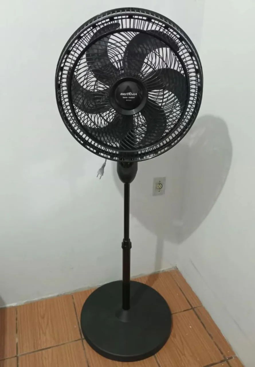 Ventilador Britânia 40 cm de mesa Turbo