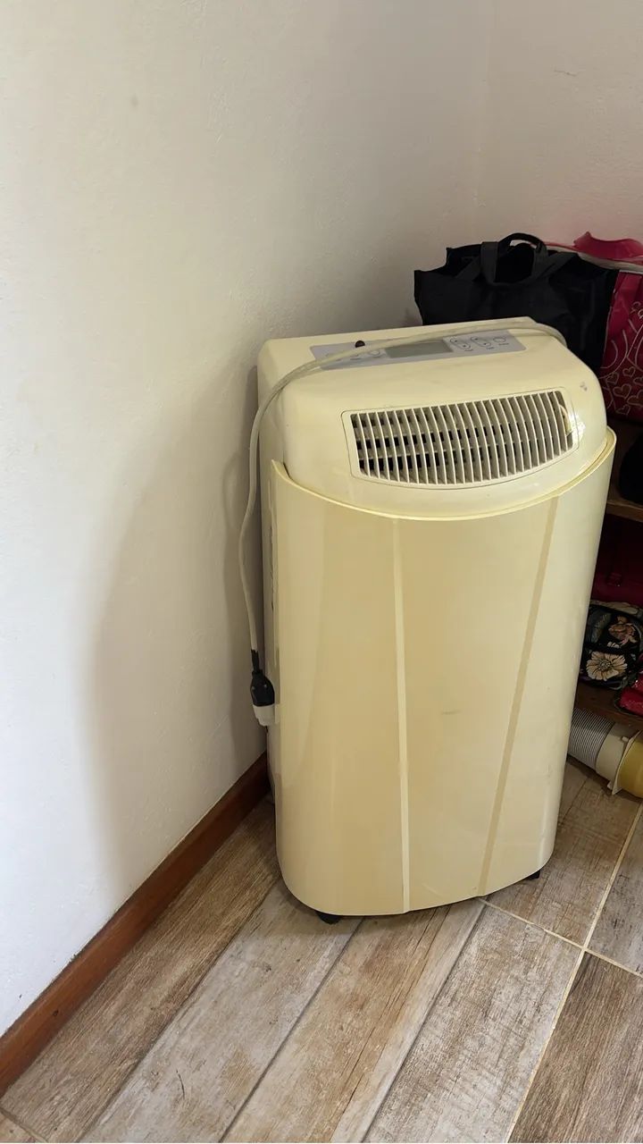 Vendo Ar condicionado portátil 127v - Foto 5