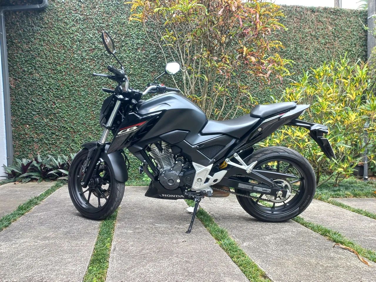 Cb 300 Twister 