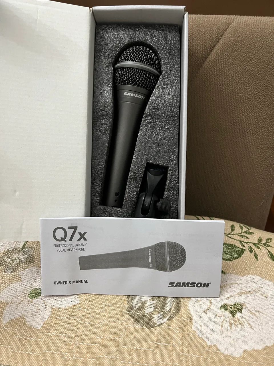 Microfone de canto vocal dinâmico profissional Samson Q7x - Foto 3