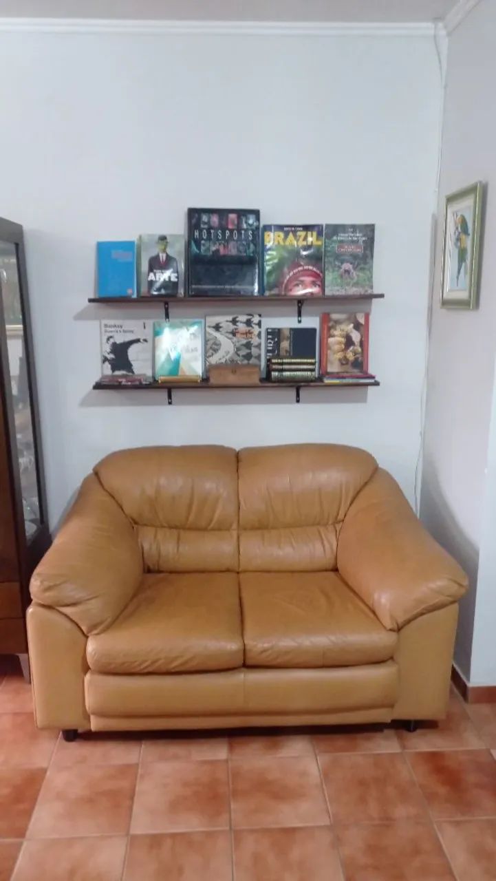 Sofá de couro legítimo 2 lugares