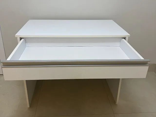 Mesa com gaveta branca  - Foto 2