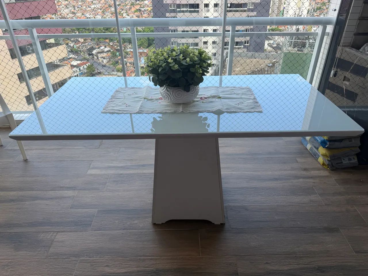 Mesa de jantar 4 lugares - mdf e vidro temperado. Lindíssima!  - Foto 2