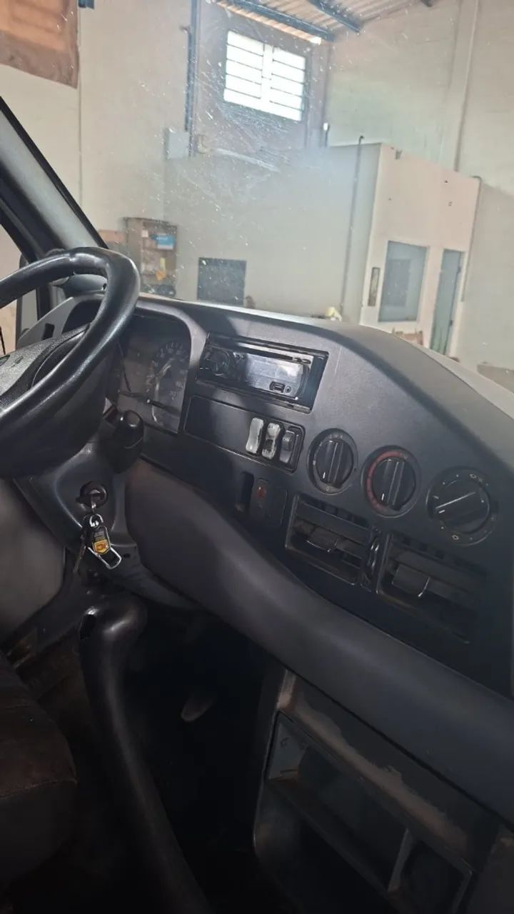 Mercedes-Benz Sprinter 310 Van STD 12e14l/luxo 9l.dies 1998 - Foto 5