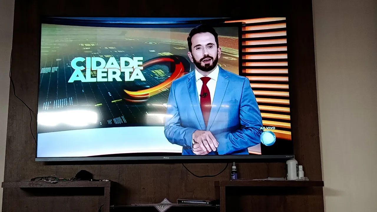 Vendo TV 58 polegadas semi nova tem nota fiscal 9 meses de uso 2000 mil mais informaçõe pv - Foto 5
