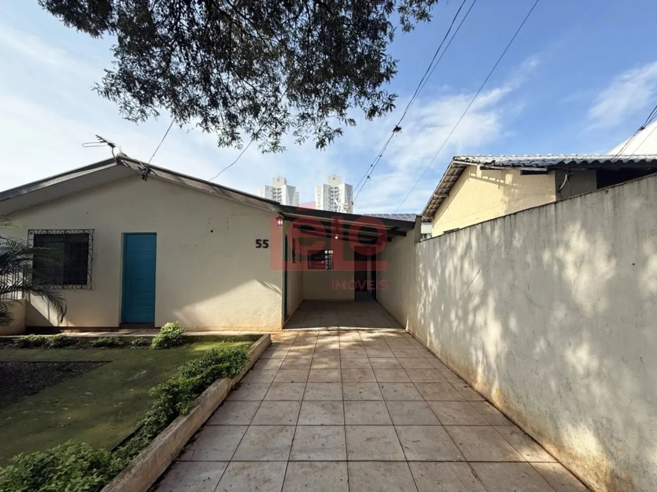 Casa de 3 quartos para alugar no Conjunto Borba Gato em Maringá com 2 vagas - Foto 2