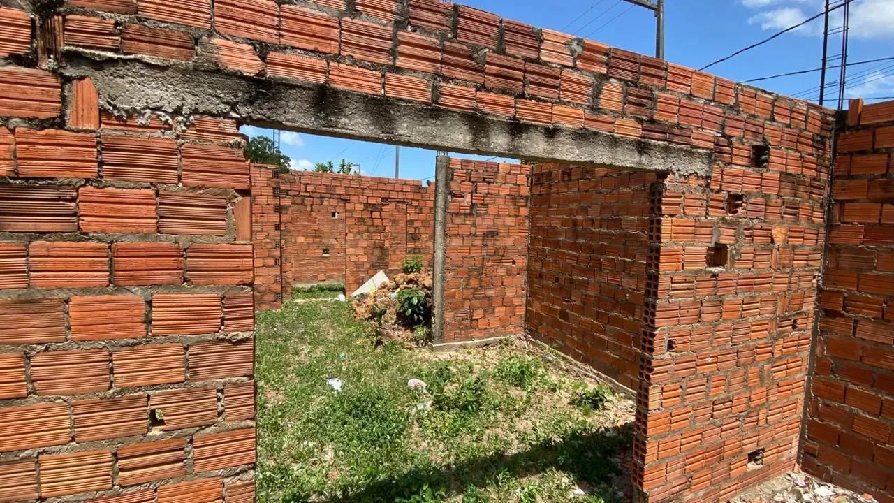 Terreno com casa inacabada  - Foto 4