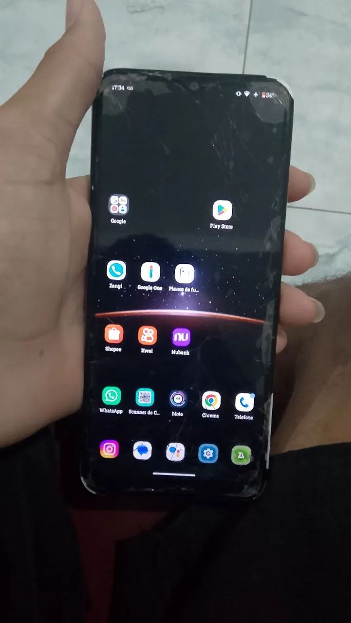Vende se moto g30 leia a discrição 