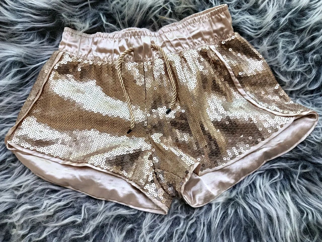Short Tam 12 