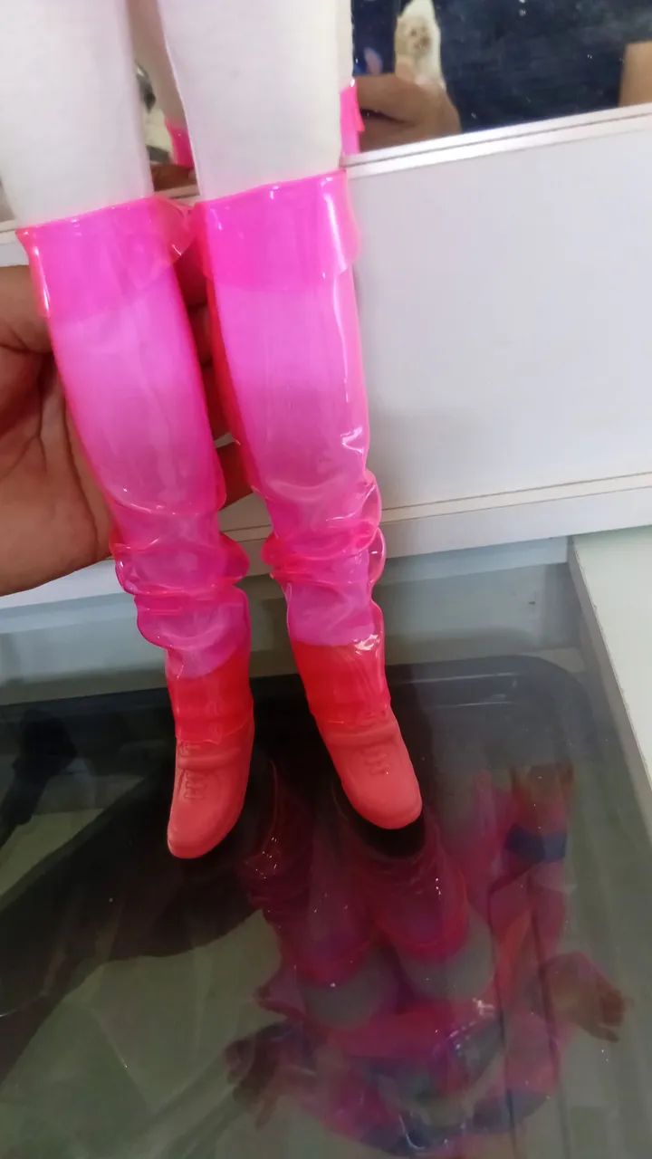 Bonecas da boneca xuxa de plástico no mesmo tecido do casaco - Foto 3