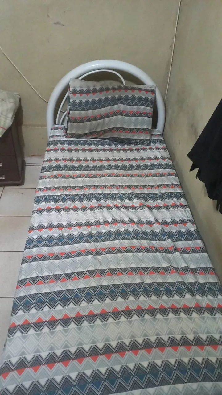 Cama tubolar solteiro com colchão. - Foto 3