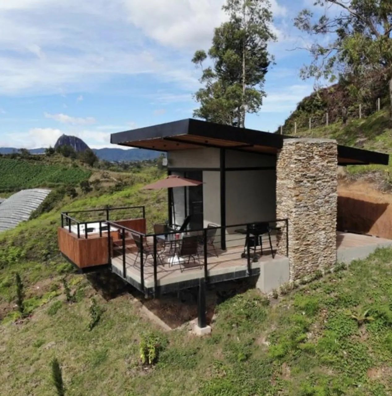 BELO TERRENO - COND VALE DAS ESTRELAS - TERESOPOLIS