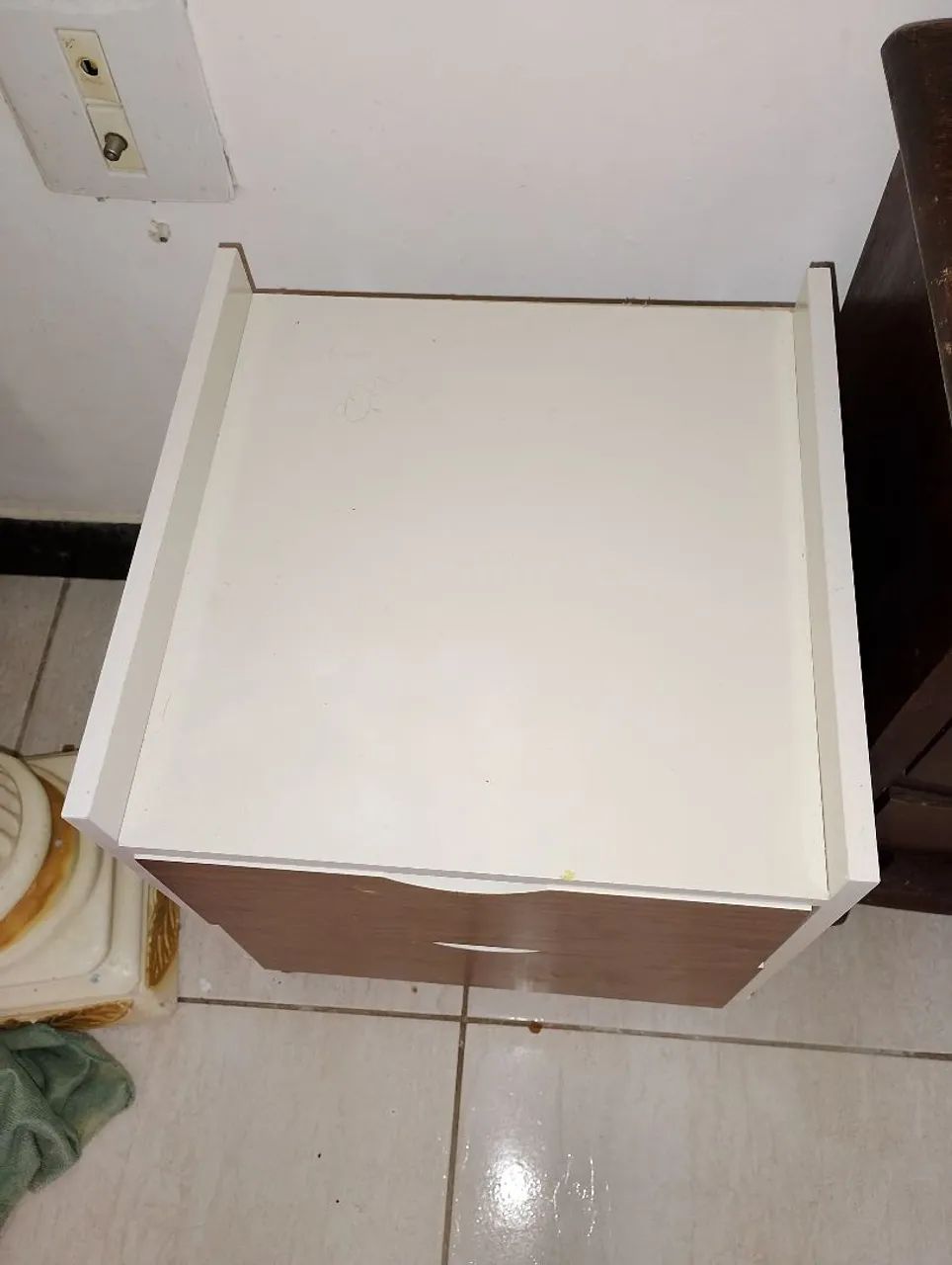 Mesa de cabeceira 2 gavetas - Foto 2