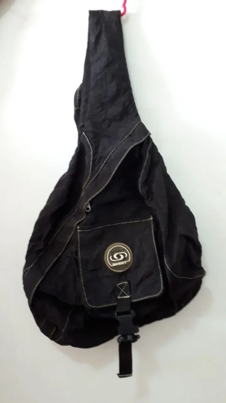 Mochila Triangular Preta
