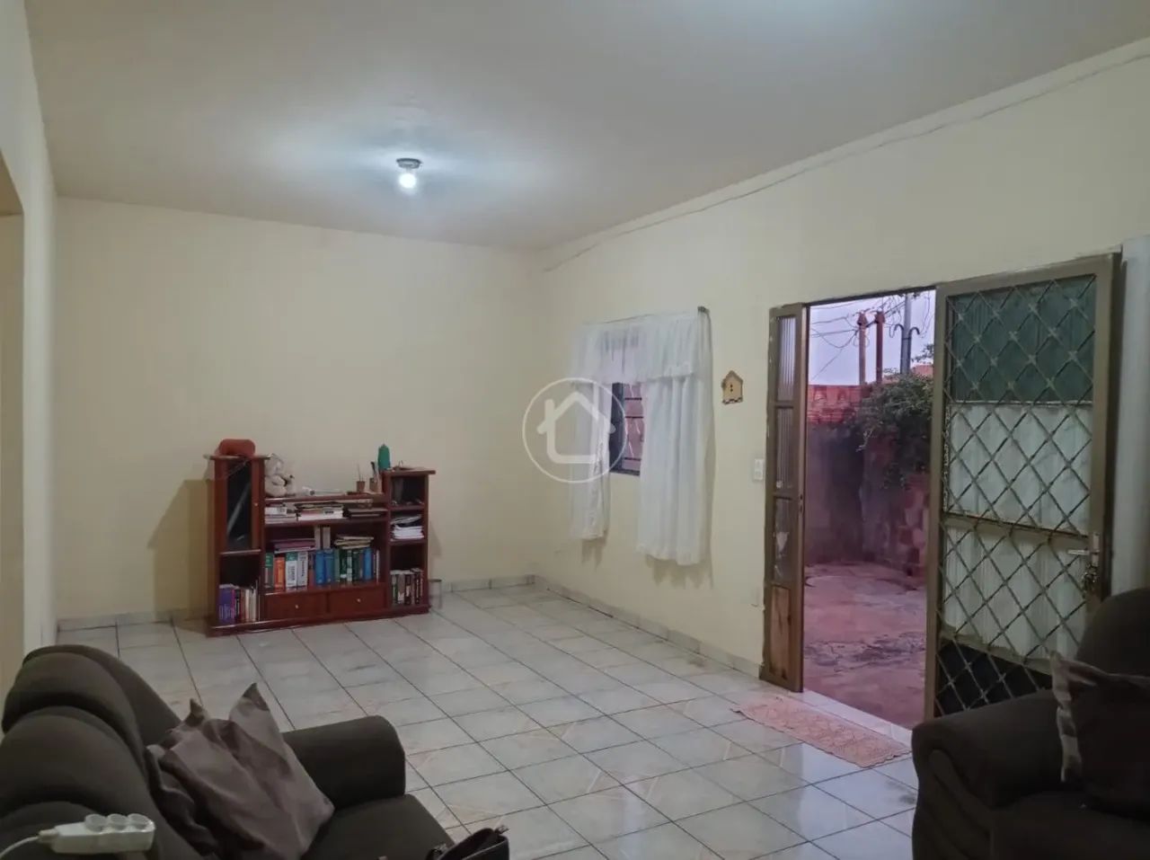 CASA COM 2 DORMITÓRIOS À VENDA - Foto 3