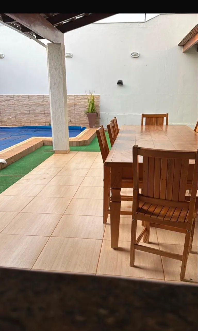 Vendo Mesa de madeira maciça! - Foto 4