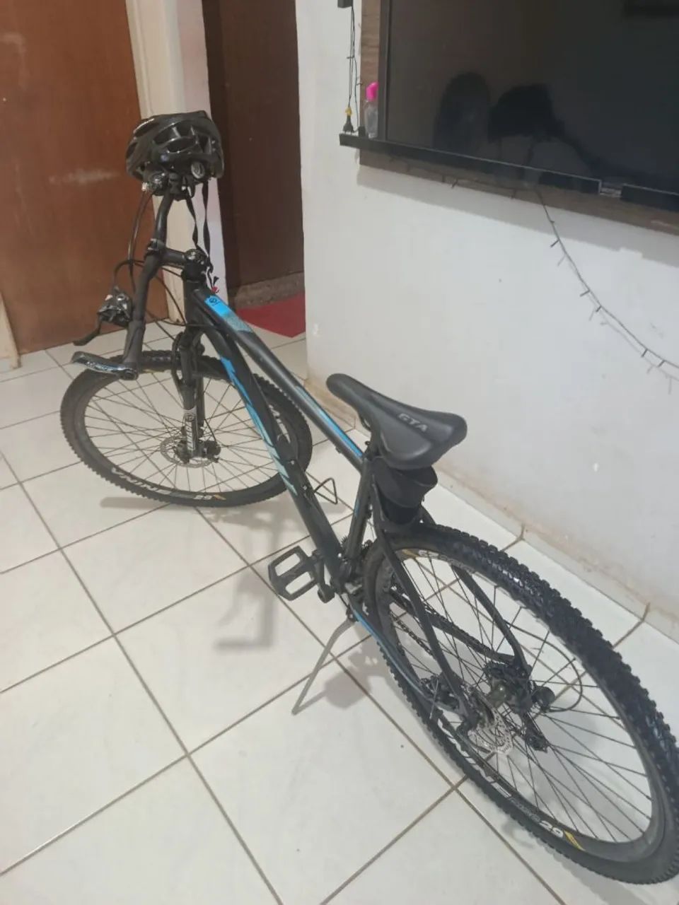 VENDO BICICLETA + ACESSÓRIOS  - Foto 3
