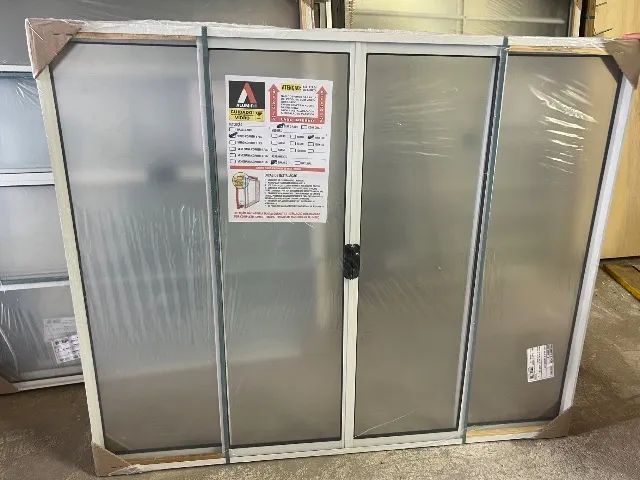 Vitro de aluminio branco 100x120cm
