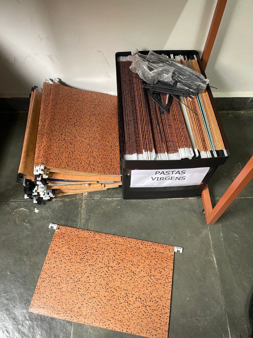 Pasta de arquivo tem novas e usadas 